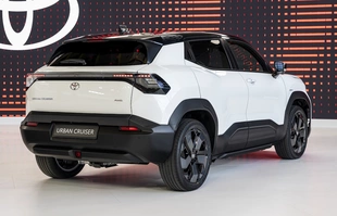 Toyota Urban Cruiser wraca. Teraz to auto elektryczne
