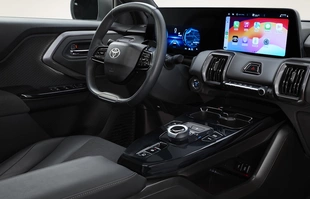 Toyota Urban Cruiser wraca. Teraz to auto elektryczne