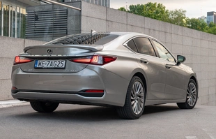 Lexus ES Final Edition. Niższe ceny na koniec produkcji