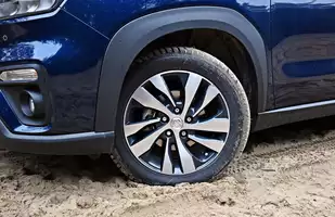 Suzuki S-Cross 1.5 DualJet 2025 | Tradycyjne podejście do nowoczesności