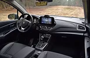 Suzuki S-Cross 1.5 DualJet 2025 | Tradycyjne podejście do nowoczesności