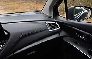 Suzuki S-Cross 1.5 DualJet 2025 | Tradycyjne podejście do nowoczesności