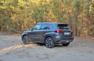 Suzuki Vitara 1.4 BoosterJet 2025 - ani myśli zejść ze sceny