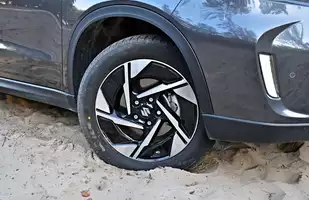 Suzuki Vitara 1.4 BoosterJet 2025 - ani myśli zejść ze sceny