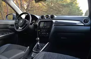 Suzuki Vitara 1.4 BoosterJet 2025 - ani myśli zejść ze sceny