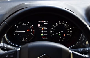 Suzuki Vitara 1.4 BoosterJet 2025 - ani myśli zejść ze sceny