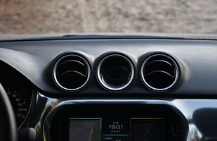 Suzuki Vitara 1.4 BoosterJet 2025 - ani myśli zejść ze sceny