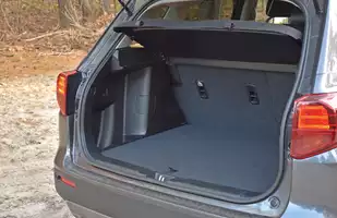 Suzuki Vitara 1.4 BoosterJet 2025 - ani myśli zejść ze sceny