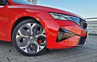 Skoda Octavia RS 2025 - Czy samochód może mieć za dużo mocy?