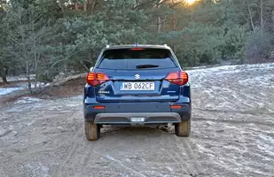 Suzuki Vitara 1.5 DualJet Hybrid 2025 | Wyróżnia się na tle rywali