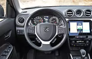 Suzuki Vitara 1.5 DualJet Hybrid 2025 | Wyróżnia się na tle rywali