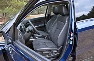 Suzuki Vitara 1.5 DualJet Hybrid 2025 | Wyróżnia się na tle rywali