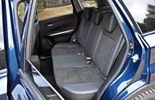 Suzuki Vitara 1.5 DualJet Hybrid 2025 | Wyróżnia się na tle rywali