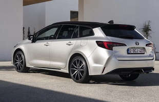 Ostatni moment zakup benzynowej Toyoty Corolli