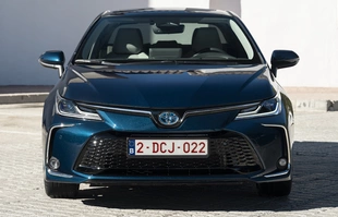 Ostatni moment zakup benzynowej Toyoty Corolli