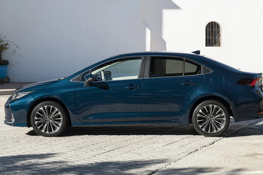 Ostatni moment zakup benzynowej Toyoty Corolli