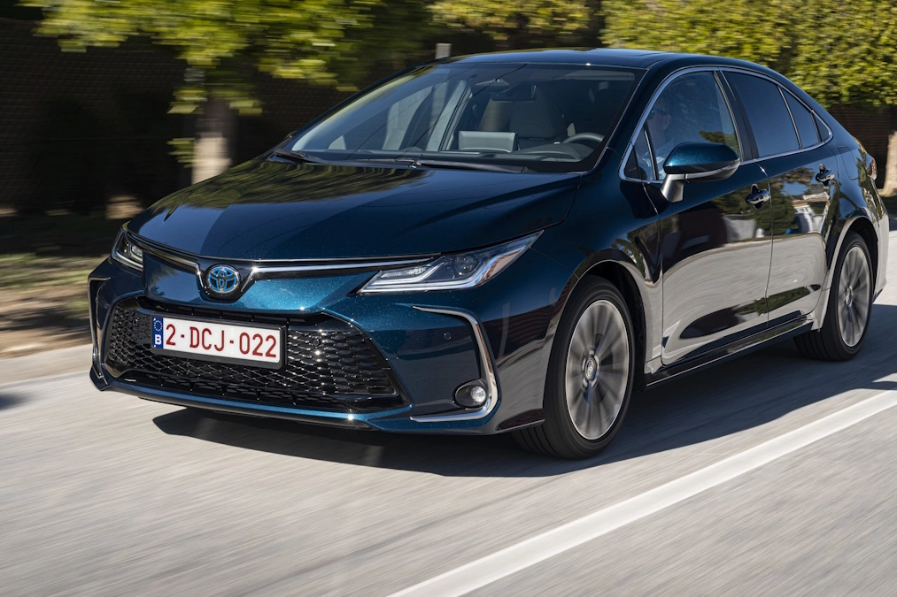 Ostatni moment zakup benzynowej Toyoty Corolli