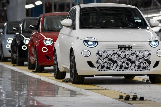 Fiat 500 Hybrid na pierwszych zdjęciach