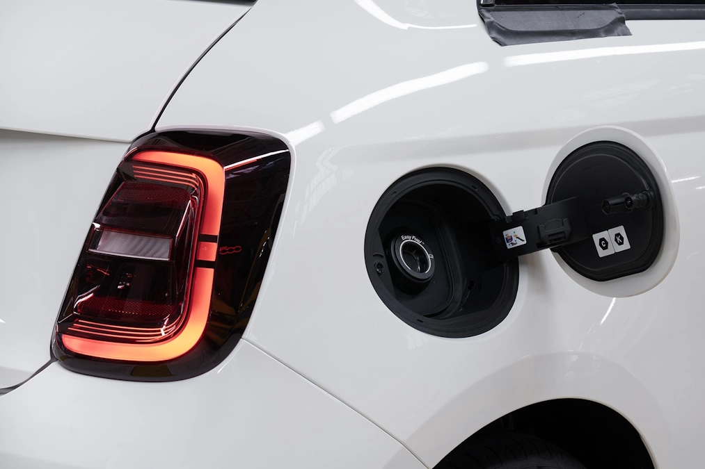 Fiat 500 Hybrid na pierwszych zdjęciach