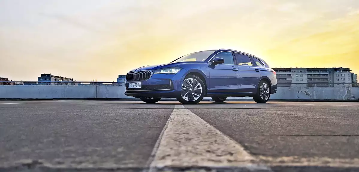 Skoda Superb PHEV Kombi | Ponad 100 km “na prądzie”