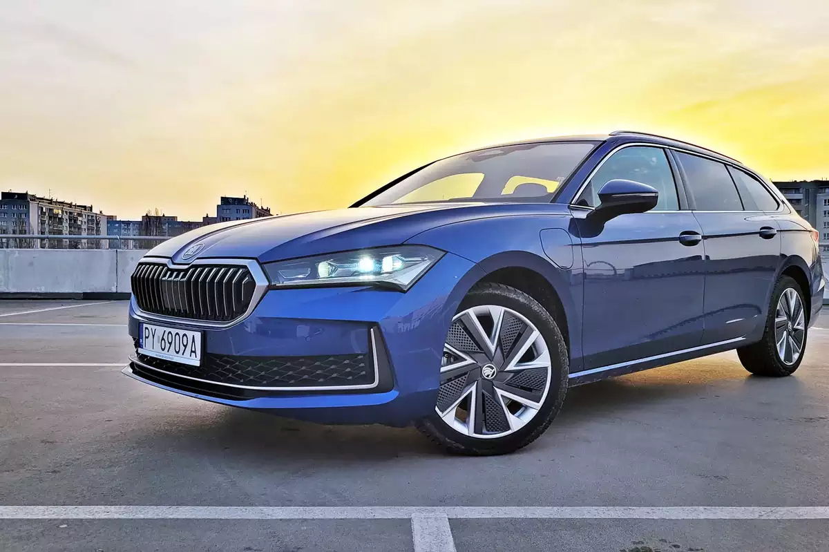 Skoda Superb PHEV Kombi | Ponad 100 km “na prądzie”