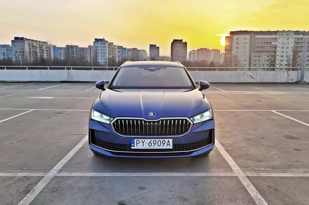 Skoda Superb PHEV Kombi | Ponad 100 km “na prądzie”