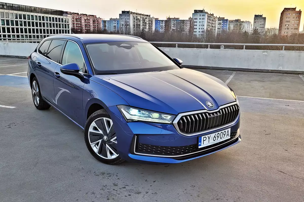 Skoda Superb PHEV Kombi | Ponad 100 km “na prądzie”