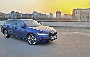 Skoda Superb PHEV Kombi | Ponad 100 km “na prądzie”