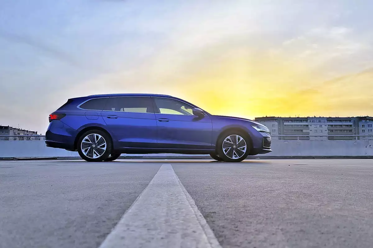 Skoda Superb PHEV Kombi | Ponad 100 km “na prądzie”