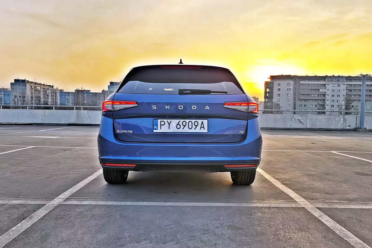 Skoda Superb PHEV Kombi | Ponad 100 km “na prądzie”