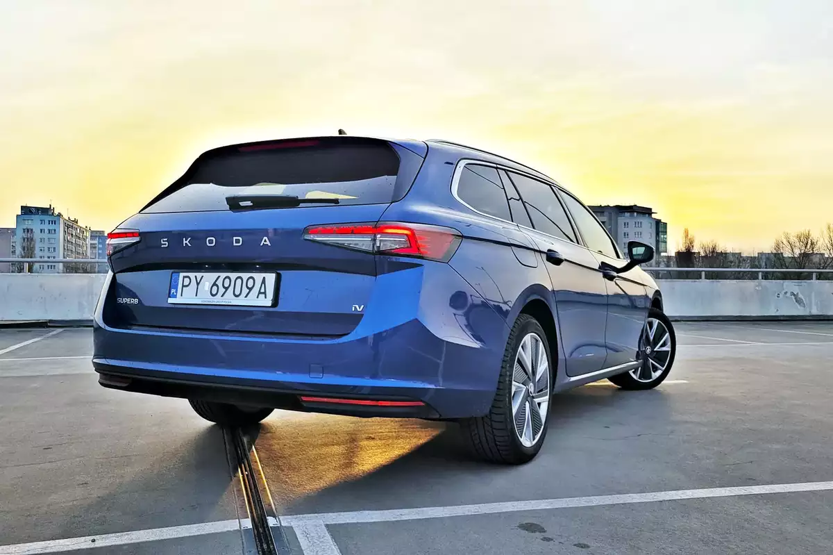 Skoda Superb PHEV Kombi | Ponad 100 km “na prądzie”