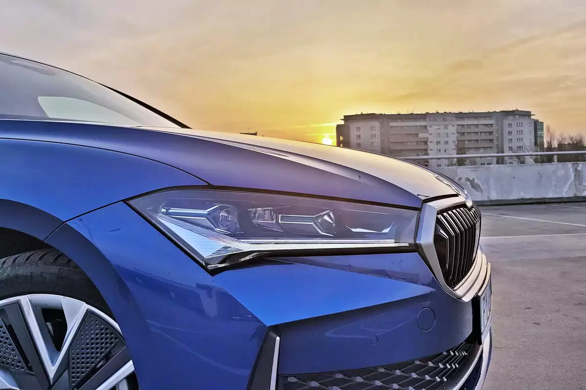 Skoda Superb PHEV Kombi | Ponad 100 km “na prądzie”