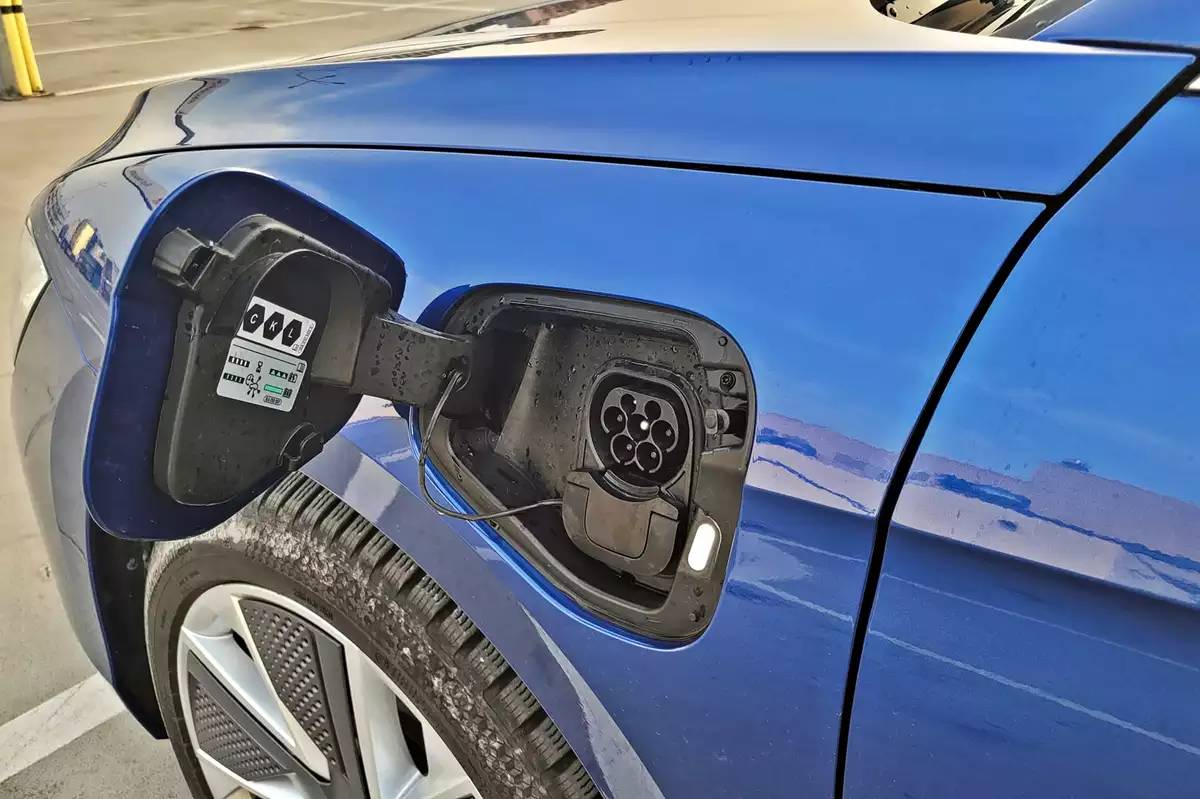 Skoda Superb PHEV Kombi | Ponad 100 km “na prądzie”