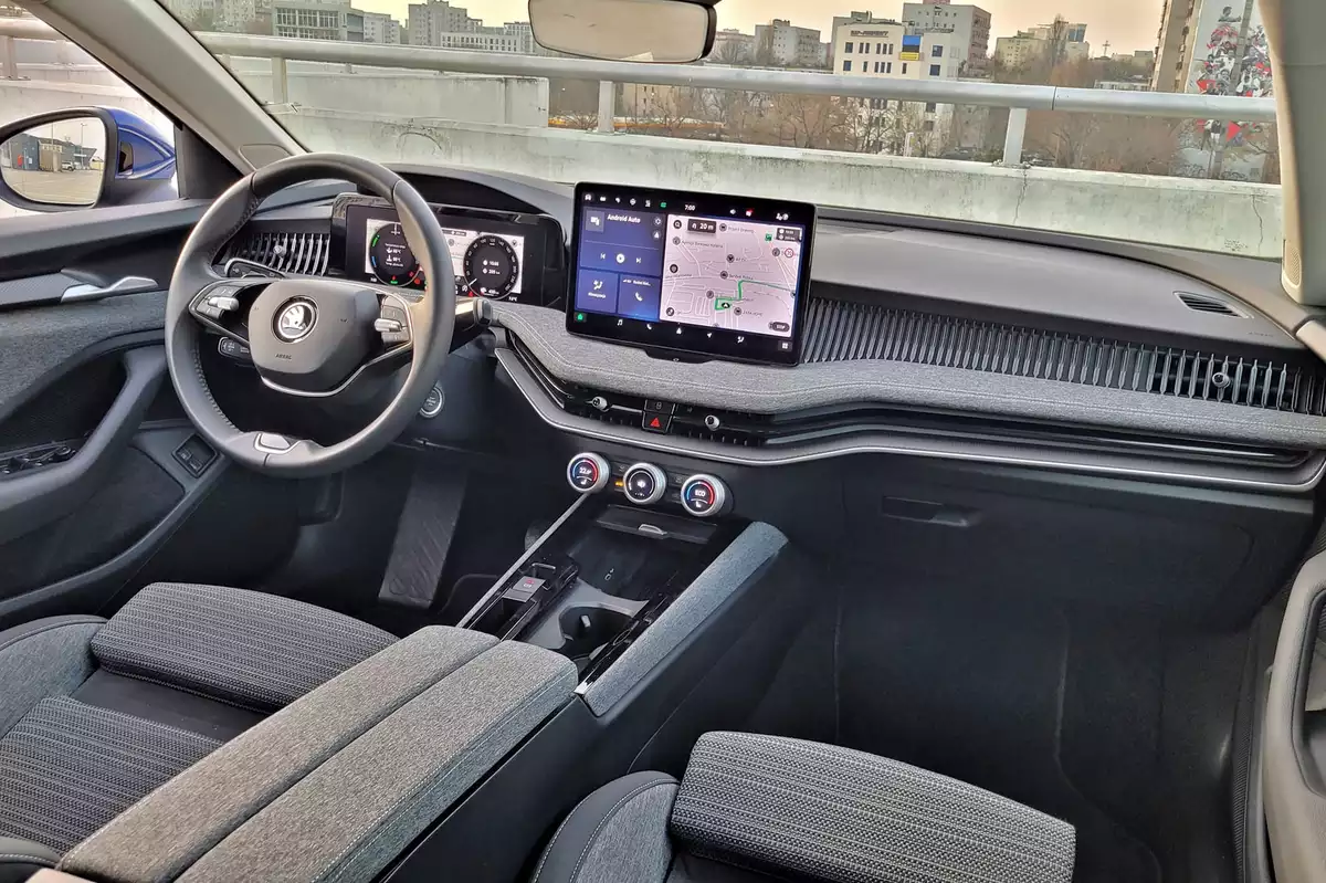 Skoda Superb PHEV Kombi | Ponad 100 km “na prądzie”