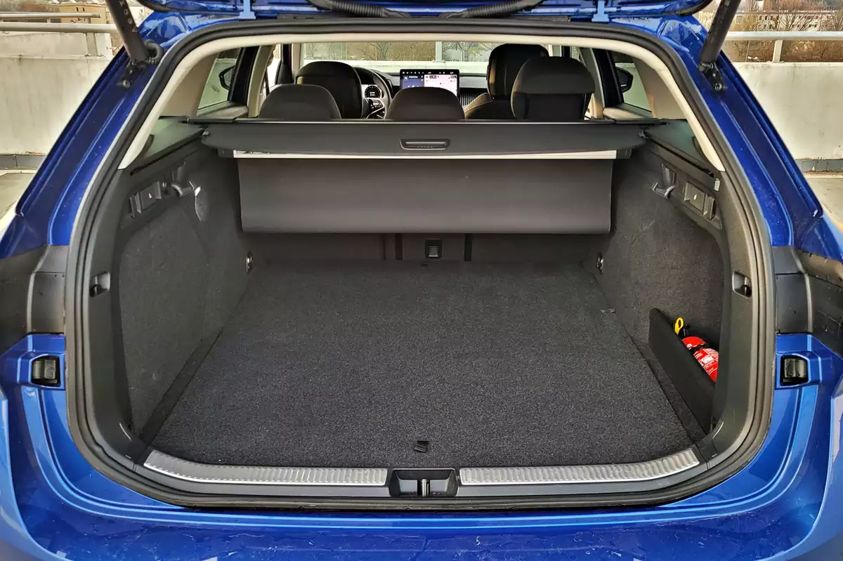Skoda Superb PHEV Kombi | Ponad 100 km “na prądzie”