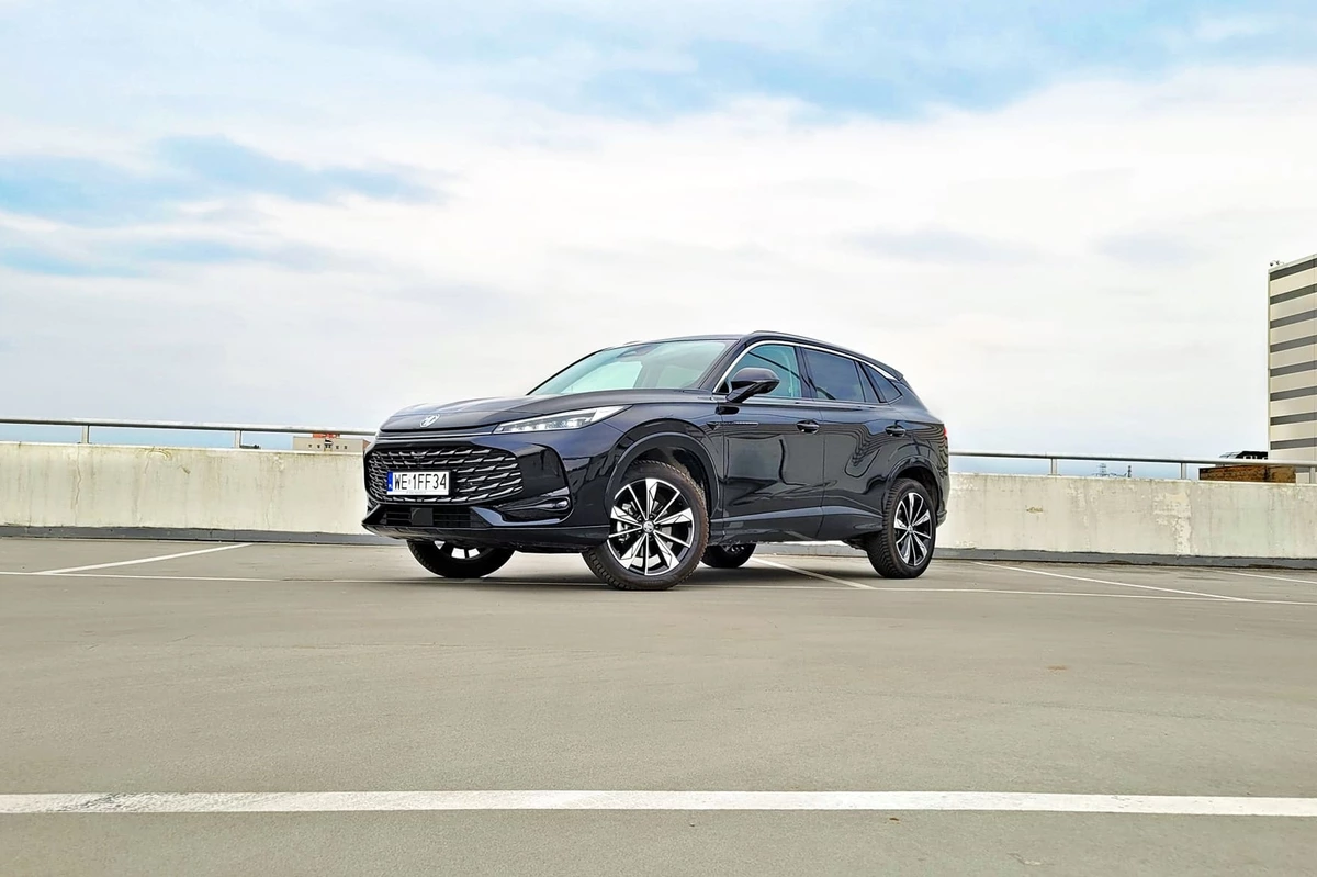 MG HS Excite | Wejście z przytupem