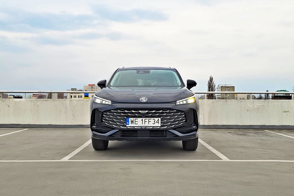 MG HS Excite | Wejście z przytupem