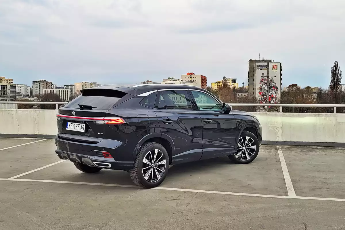 MG HS Excite | Wejście z przytupem