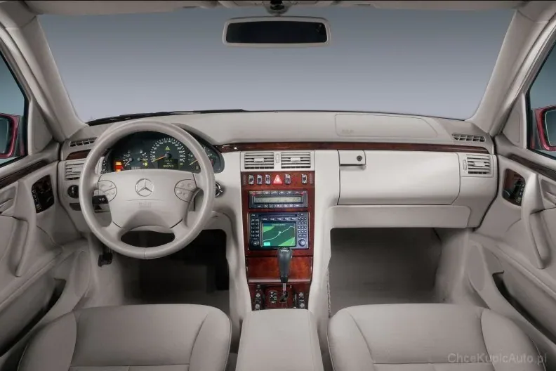 Mercedes W210