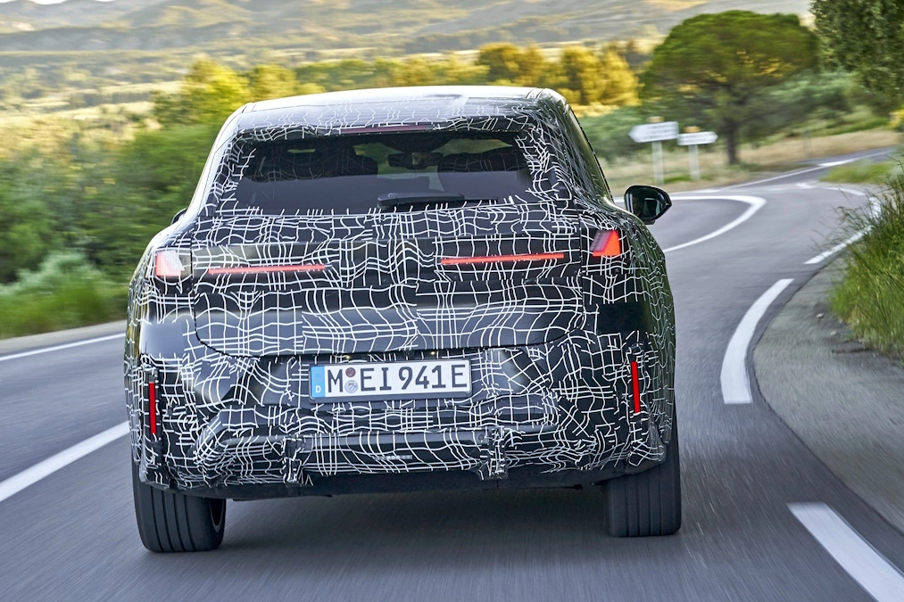 BMW iX3 nowej generacji. Pierwsze zdjęcia