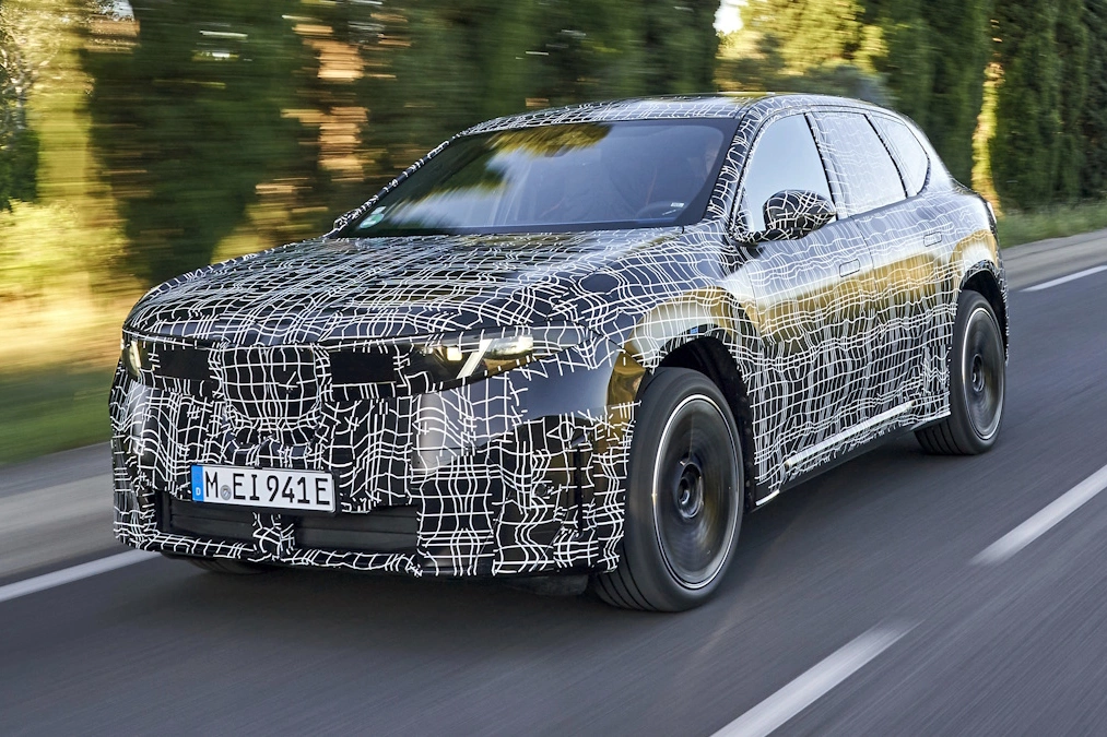 BMW iX3 nowej generacji. Pierwsze zdjęcia
