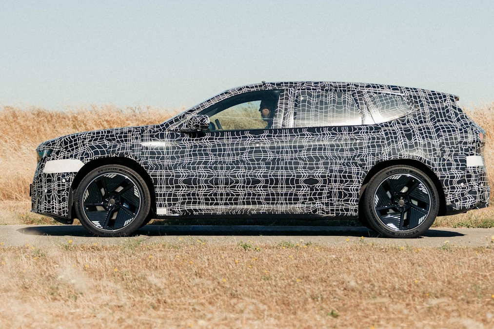 BMW iX3 nowej generacji. Pierwsze zdjęcia