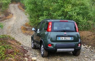 Nowe wersje Fiata Pandy. Na gaz i 4x4 — zdjęcie 11