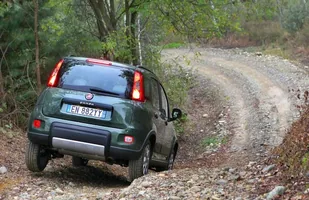 Nowe wersje Fiata Pandy. Na gaz i 4x4 — zdjęcie 12