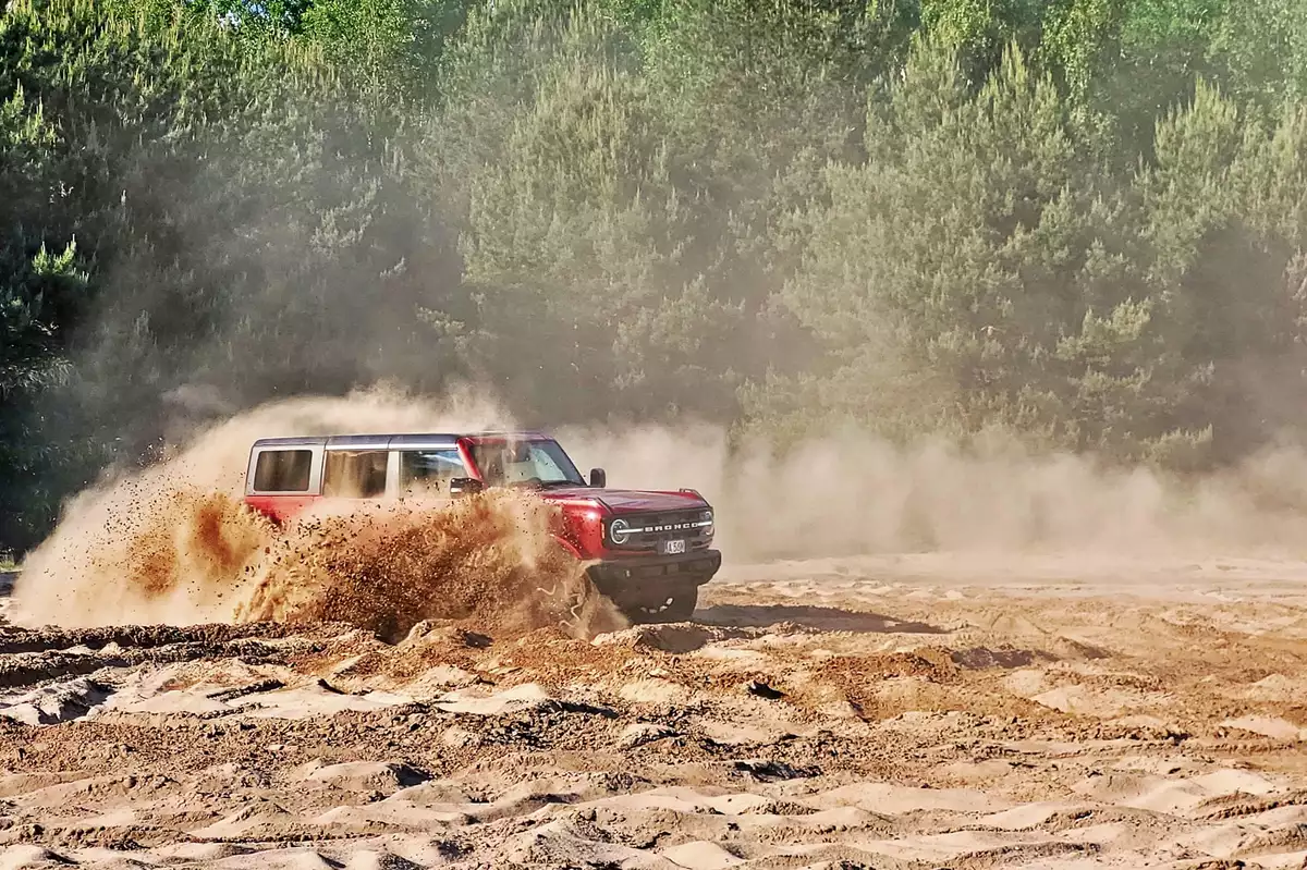 Ford Bronco Outer Banks | Próba ucywilizowania terenówki