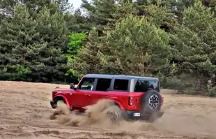Ford Bronco Outer Banks | Próba ucywilizowania terenówki
