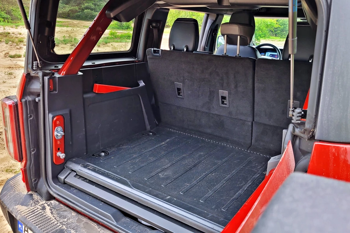 Ford Bronco Outer Banks | Próba ucywilizowania terenówki