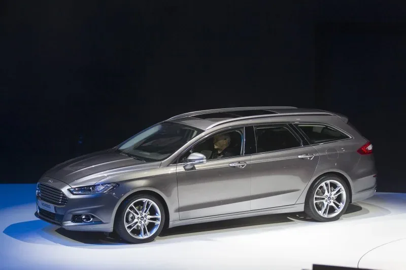 Nowy Ford Mondeo. W sprzedaży dopiero pod koniec 2014 roku