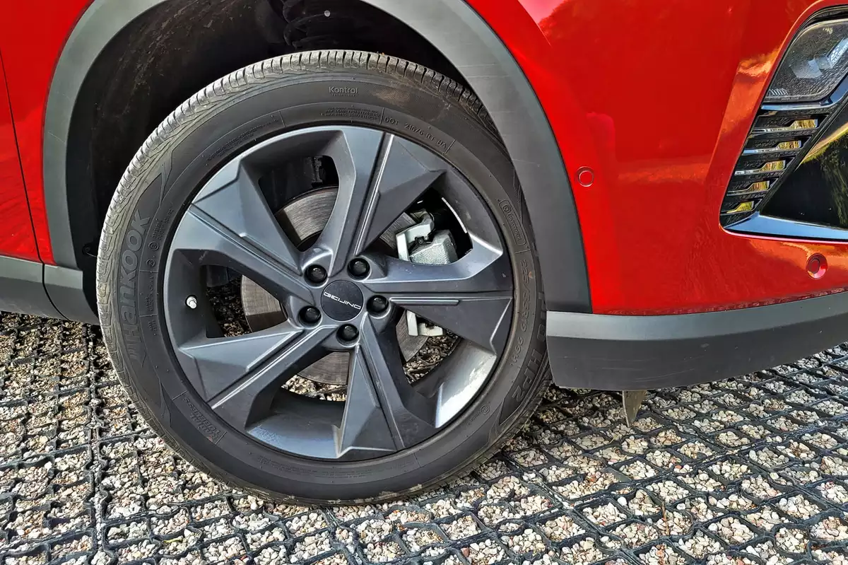 BAIC Beijing 5 | Chiński konkurent Toyoty RAV4?