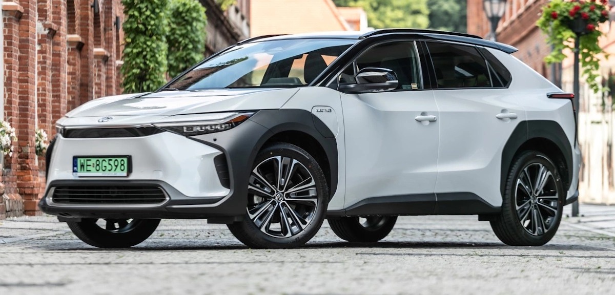 Toyota bZ4X taniej o 50 tys. zł. Jest haczyk?